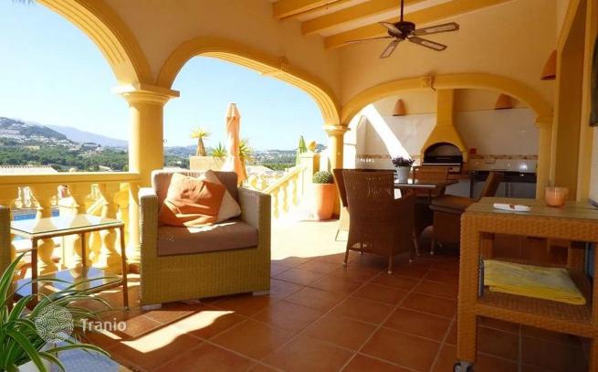 4-Bedroom Villa Near Tennis Club and Beach in Calpe, photo 4