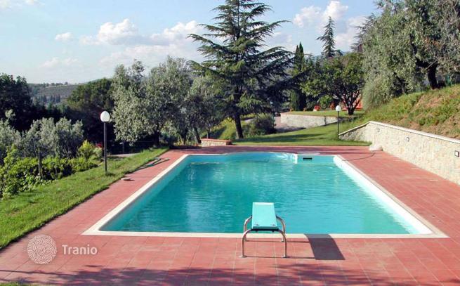 3-Bedroom Villa in Arezzo, Italy, photo 4