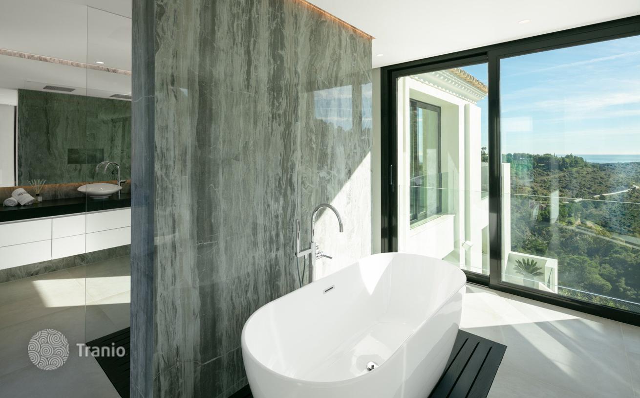 11-Bedroom Villa with Sea View in El Madroñal, Benalmadena, photo 3