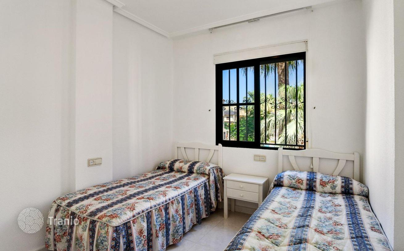 2-Bedroom Apartment with Shared Pool in Torrevieja