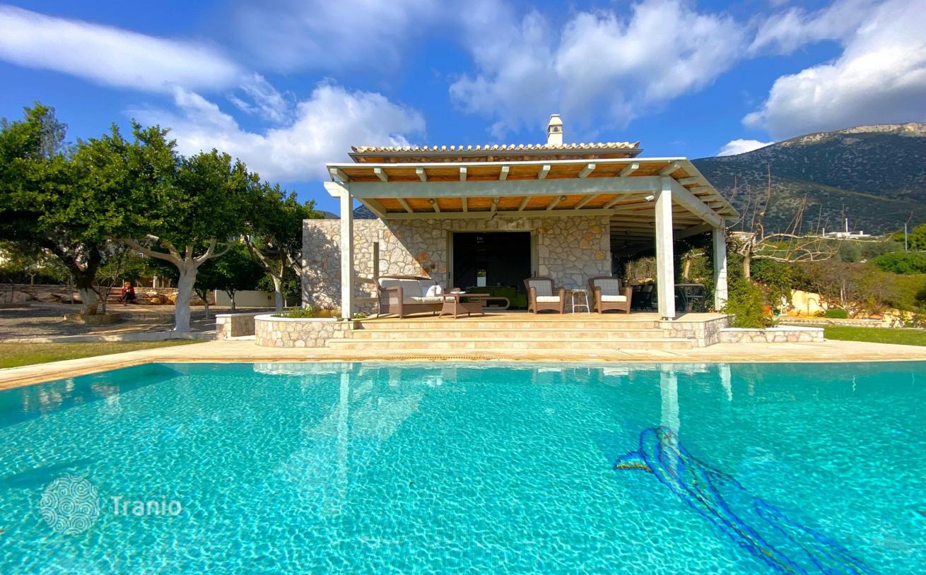 3-Bedroom Villa with Private Pool and Sea View in Kranidi, Peloponnese, photo 5