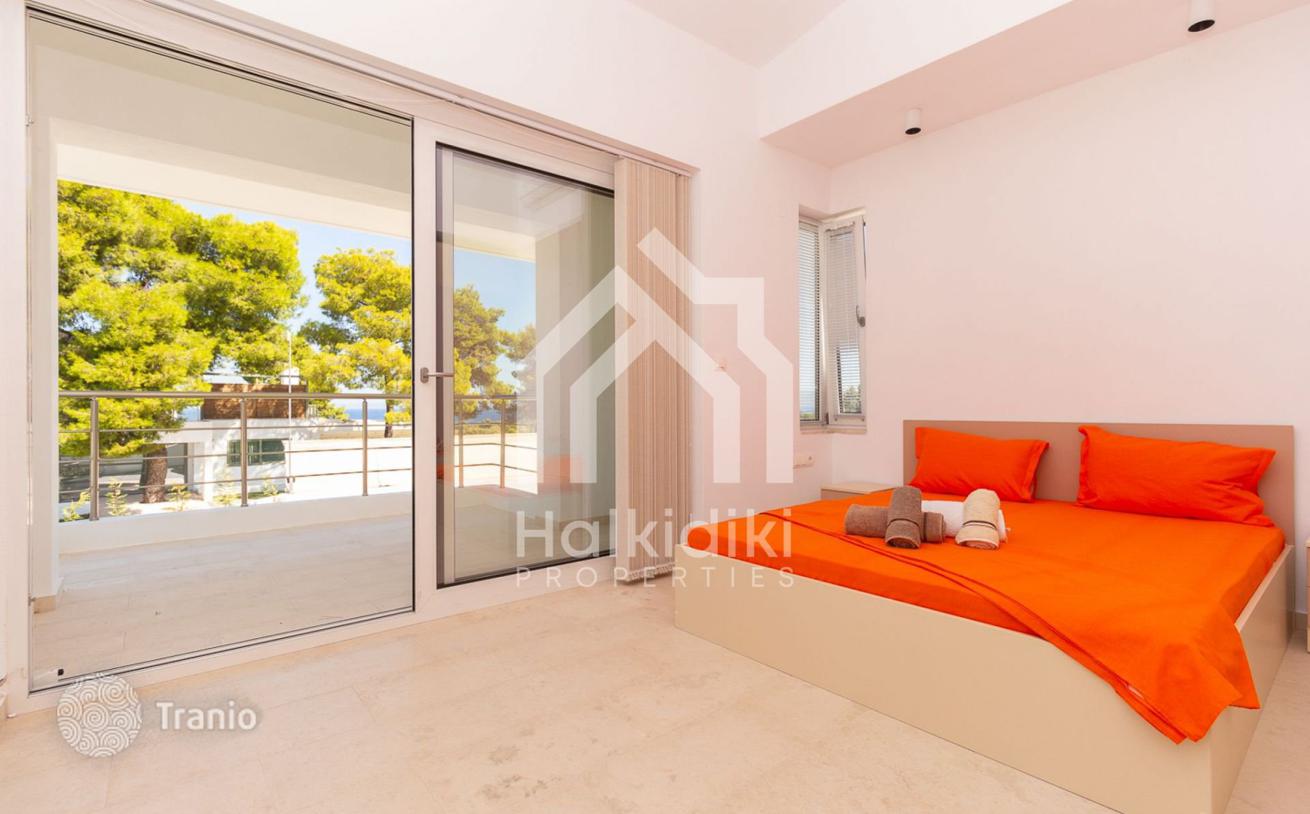 19-Bedroom Villa with 10 Bathrooms in Halkidiki, Greece, photo 5