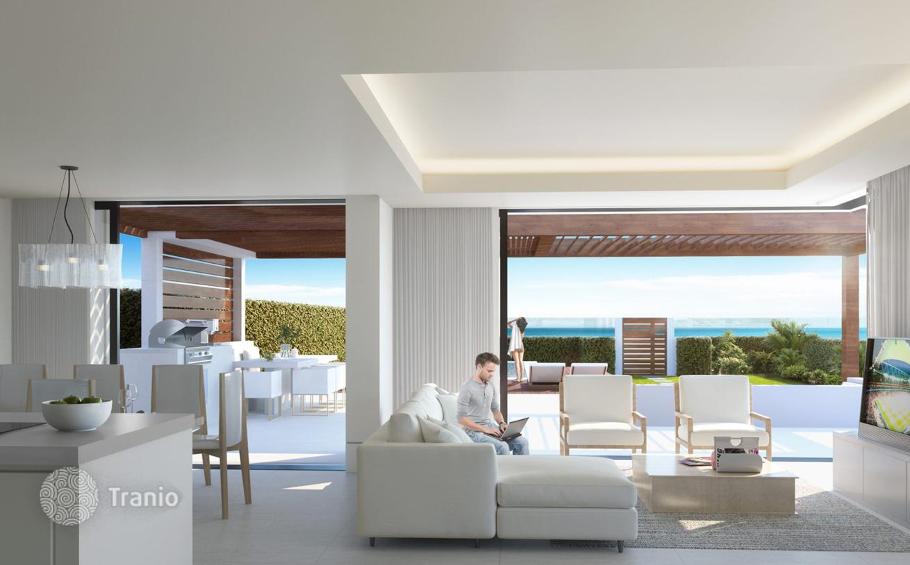 4-Bedroom Villa with Garden and Private Pool in Marbella, photo 3