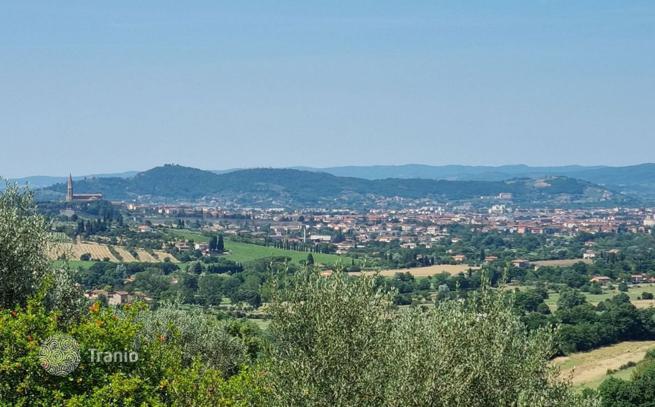 3-Bedroom Villa in Arezzo, Italy