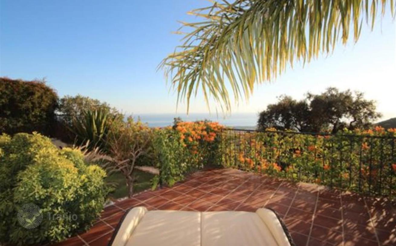 2-Bedroom Villa in Marbella, photo 2