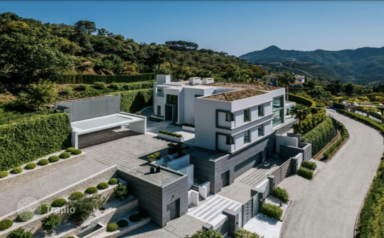 Luxury Villa with Sea and Mountain Views in Marbella