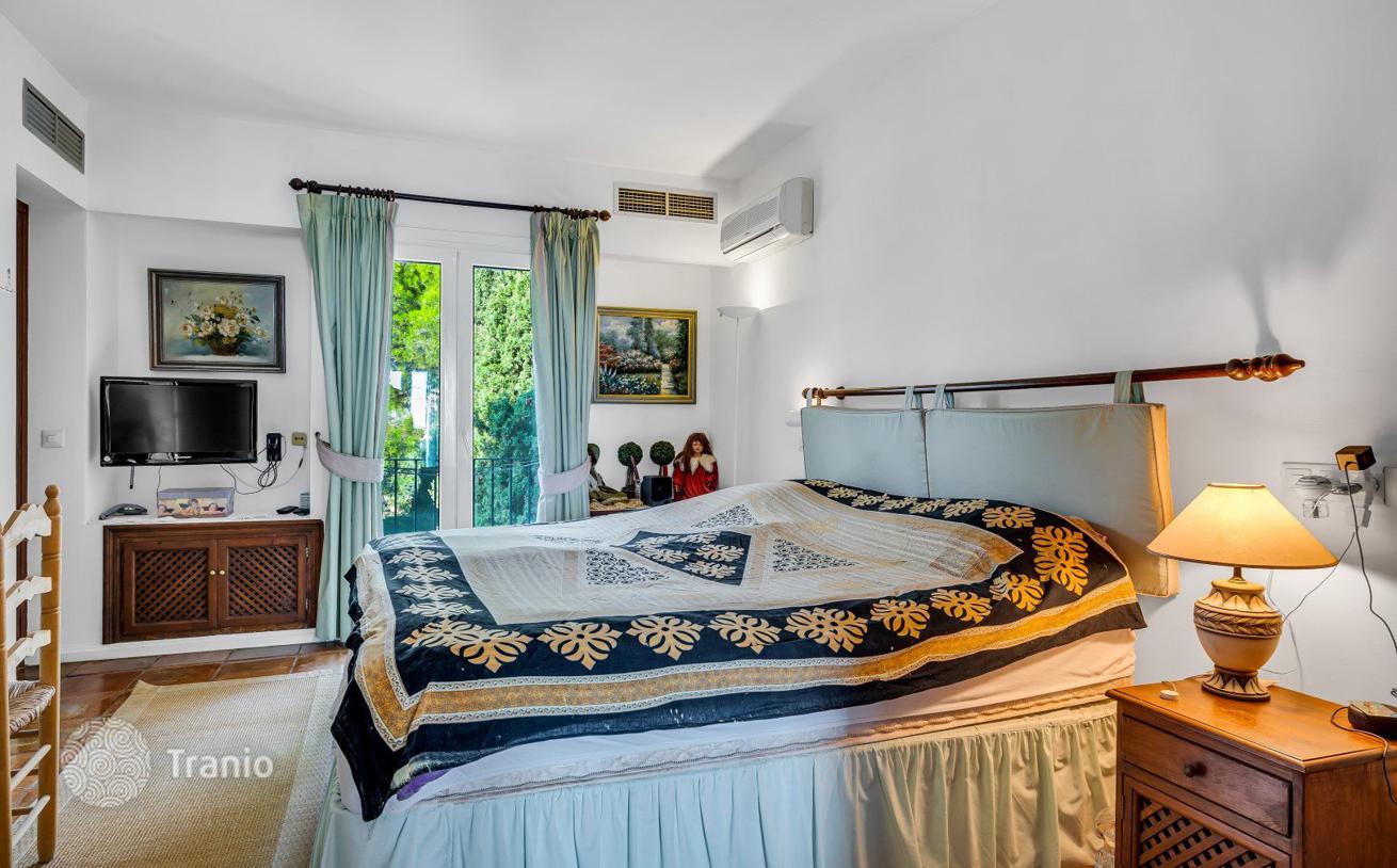 4-Bedroom Villa in Estepona, photo 3