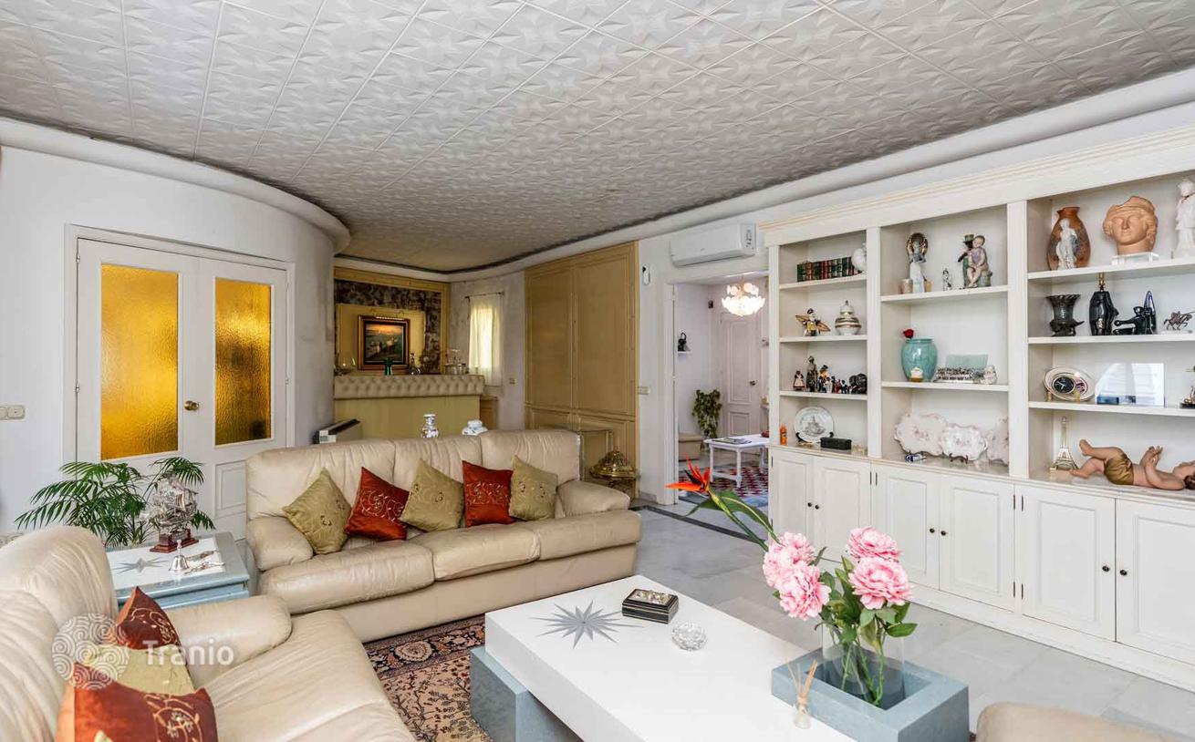 4-Bedroom Villa with Private Pool in Marbella, photo 4