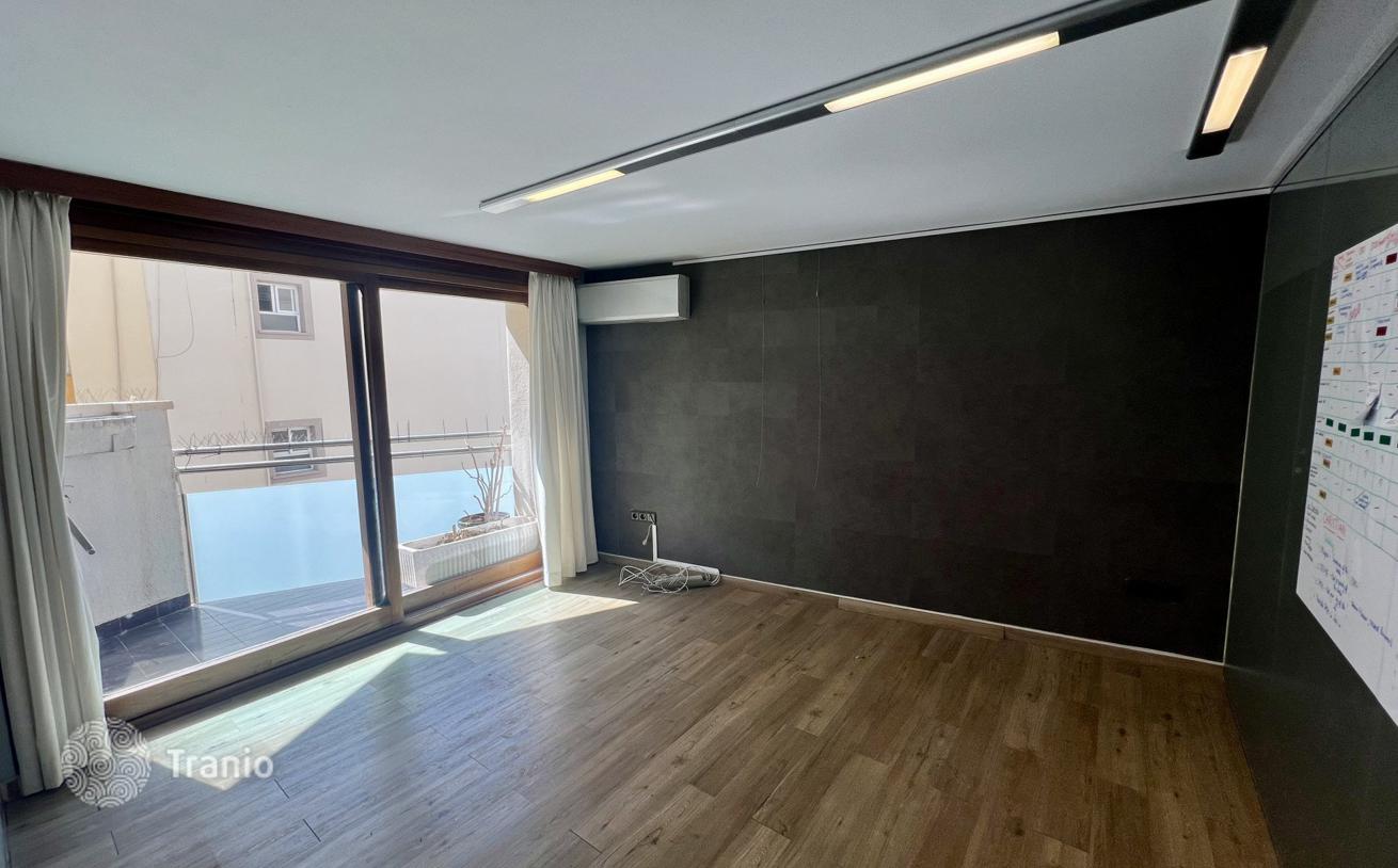 Apartment with Open-Plan Layout in Marbella, Costa del Sol, photo 2