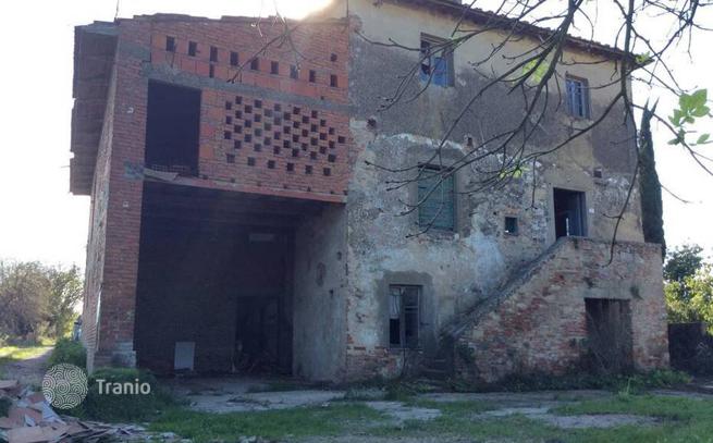15-Bedroom Villa with 8 Bathrooms in Siena, Italy
