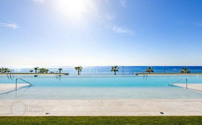 3-Bedroom Apartment with Terrace and Private Garden in Estepona, Costa del Sol, photo 2