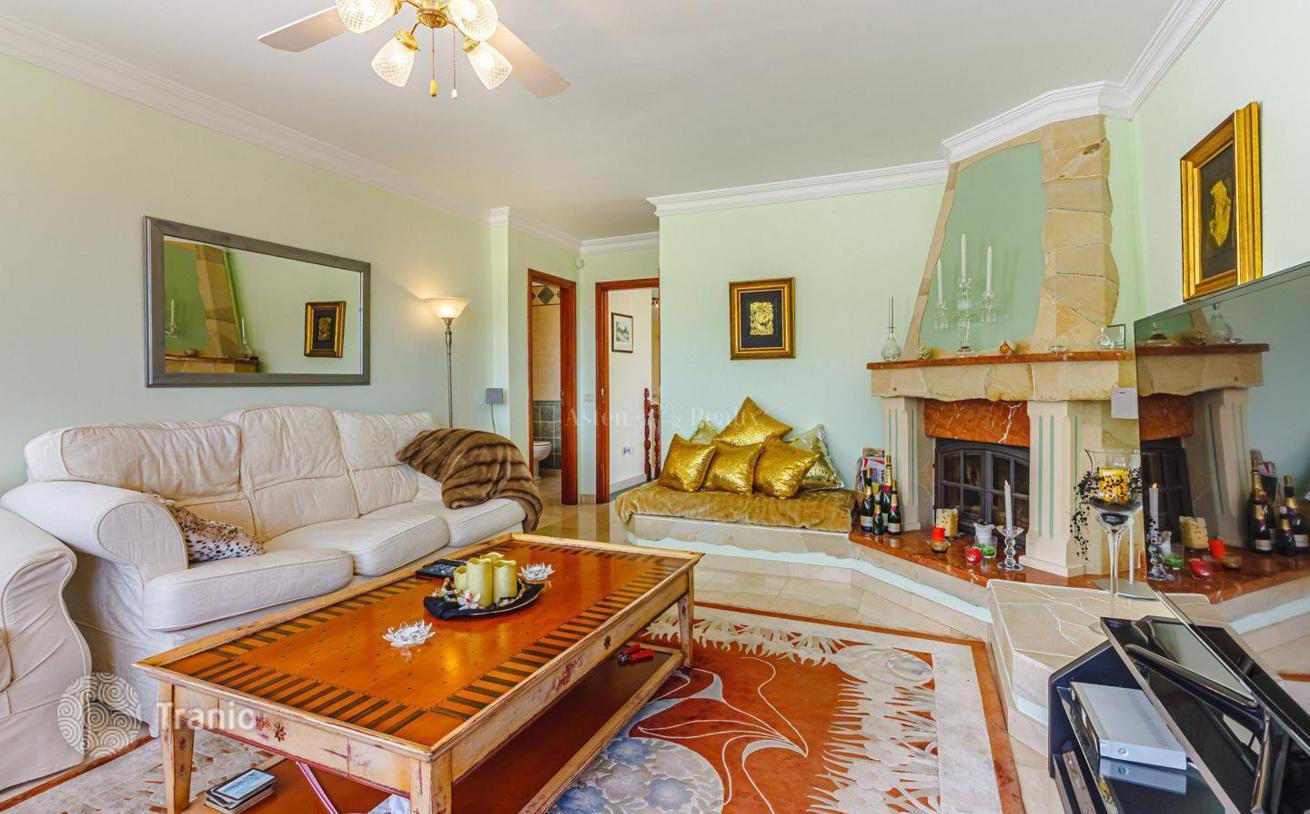 6-Bedroom Villa with Private Pool and Sea View in San Lorenzo, Spain, photo 5