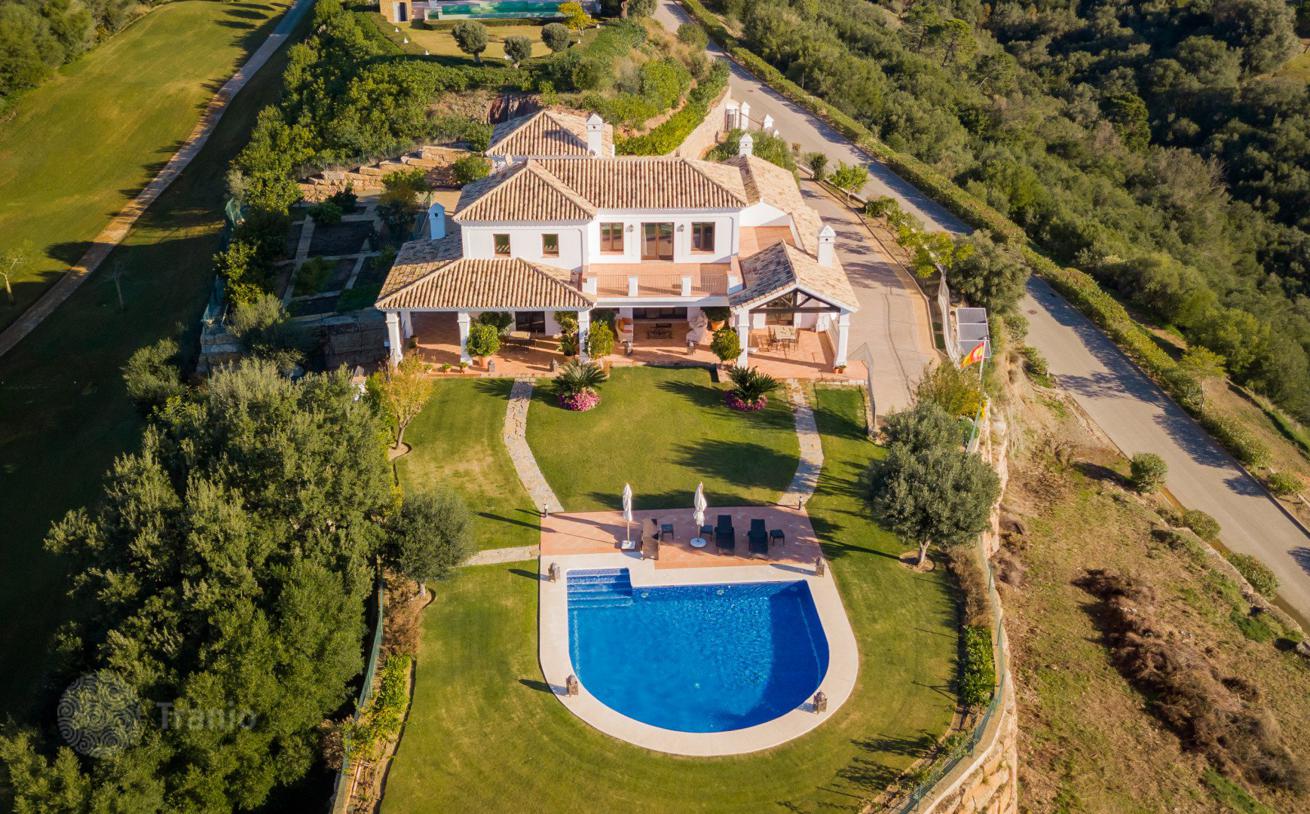 Вилла на продажу в Marbella Club Golf Resort, Бенахавис, фото 3
