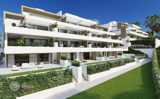 3-Bedroom Apartment with Terrace in Estepona, photo 5