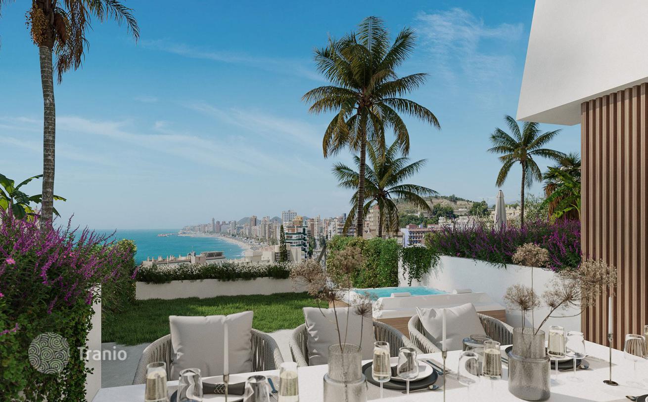 3-Bedroom Townhouse with Sea View in Fuengirola, photo 2