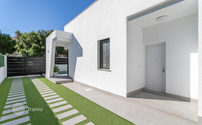 3-Bedroom Villa with Private Pool in Pilar de la Horadada, Orihuela Costa, photo 4