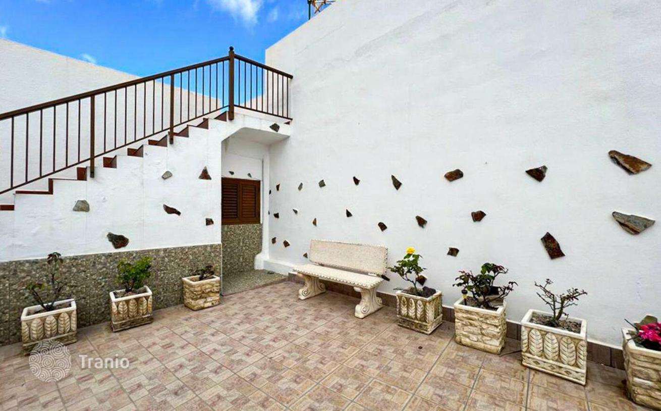 5-Bedroom Traditional House with Garage and BBQ Area in Granadilla, Tenerife