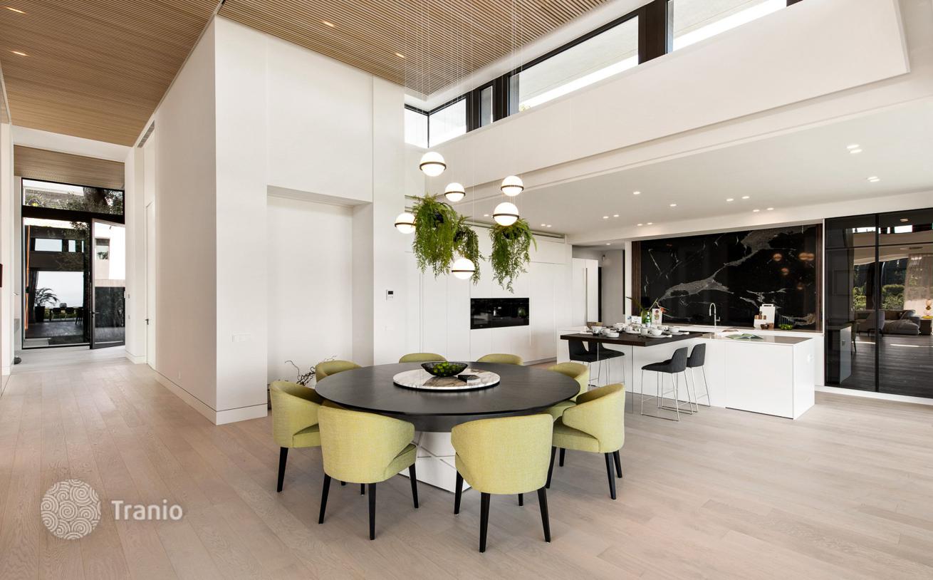 4-Bedroom Villa Near Golf Course in Marbella, photo 5