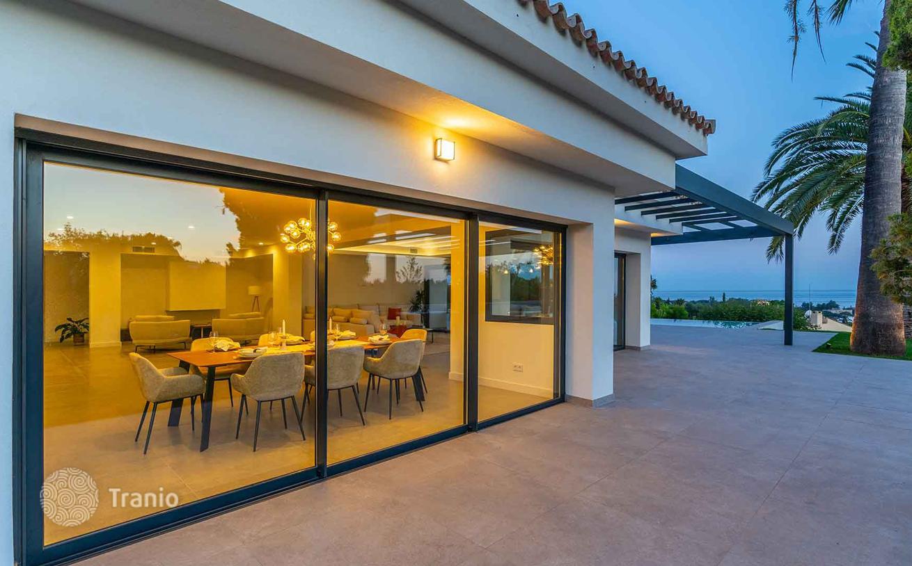 4-Bedroom Villa with Private Pool in Altos de Elviria, Marbella, photo 2
