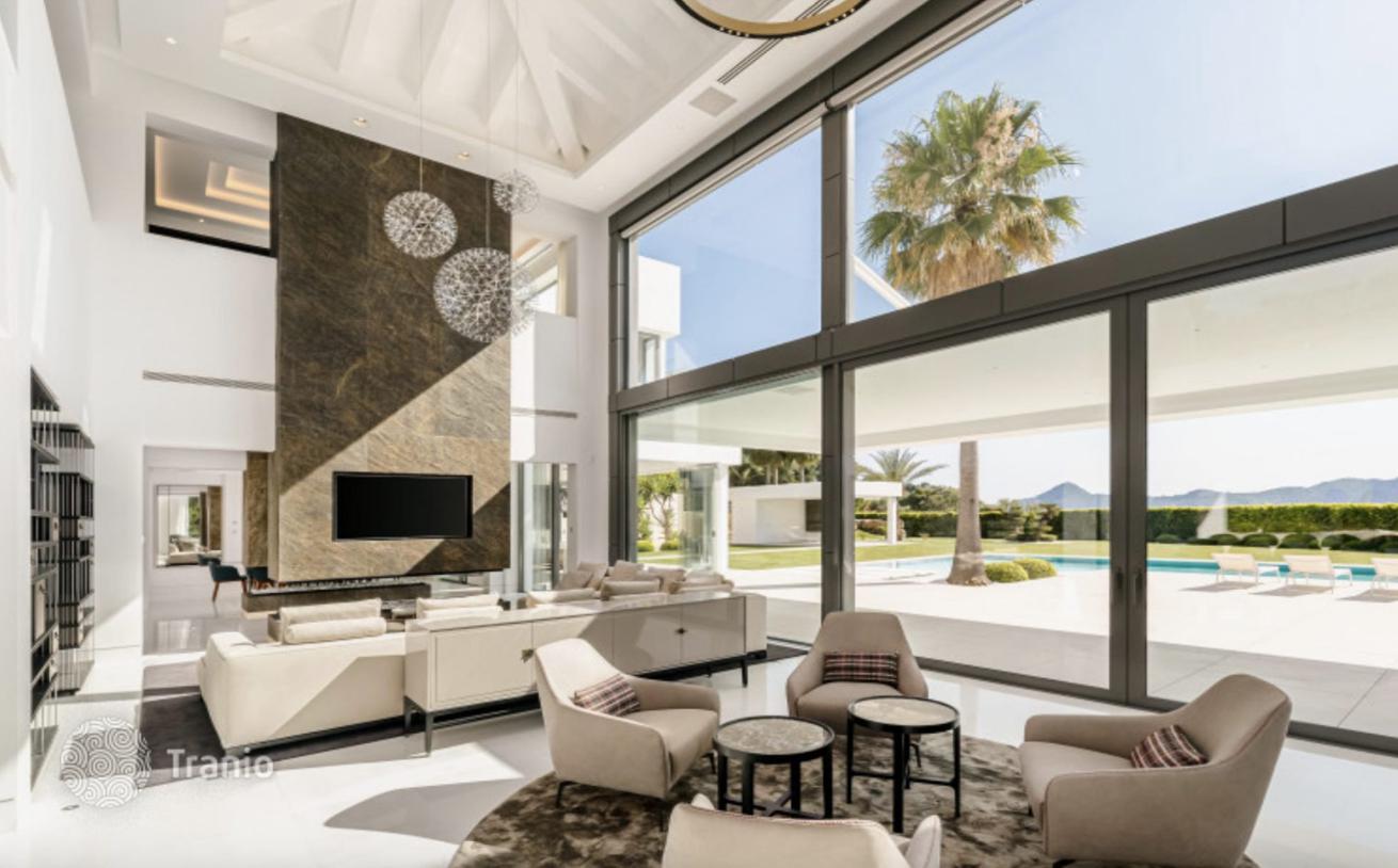 Luxury Villa with Sea and Mountain Views in Marbella, photo 5