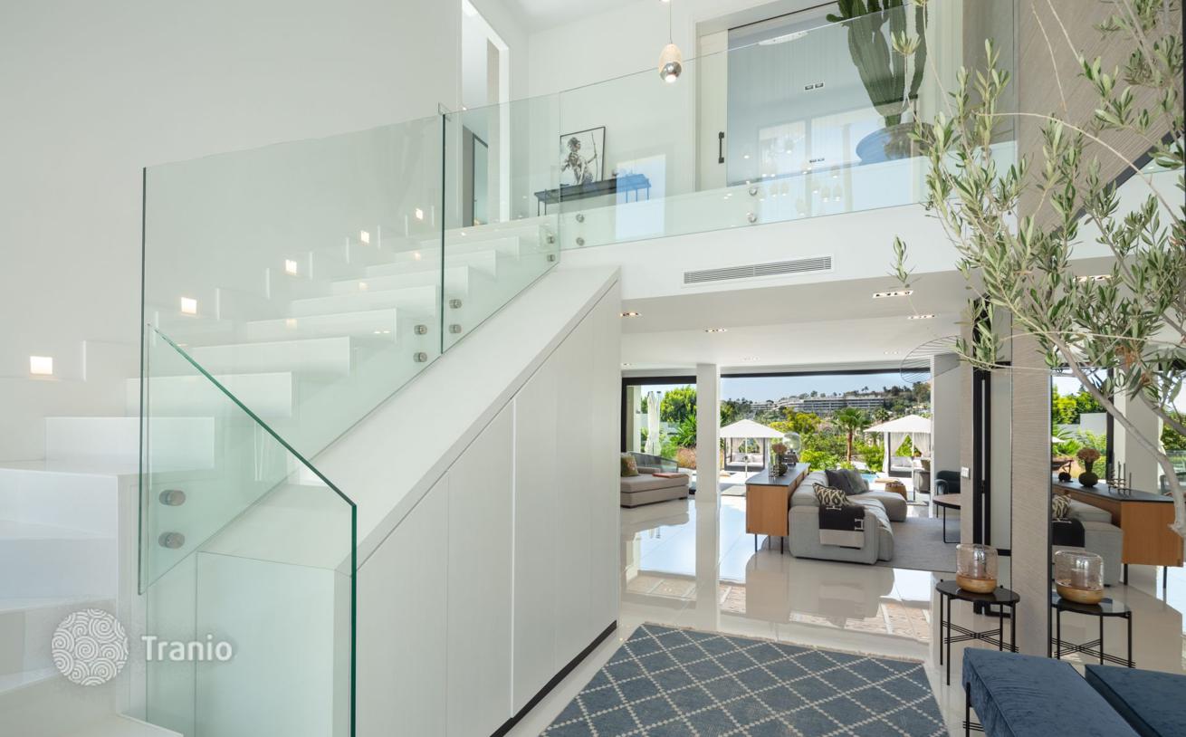 Modern Villa with Golf Course View in Nueva Andalucia, Marbella, photo 5