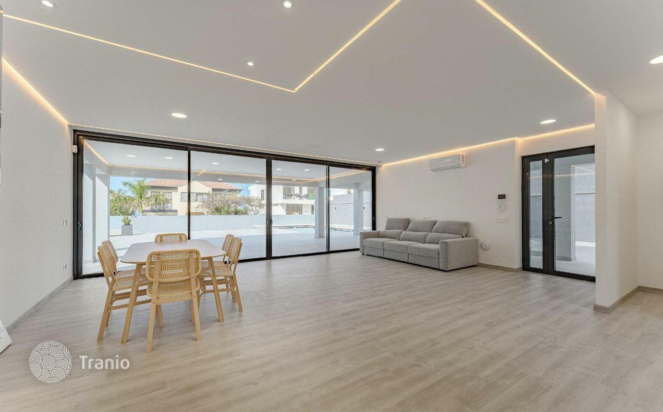 4-комнатная вилла 391 м² в Коста Адехе, Испания, фото 4