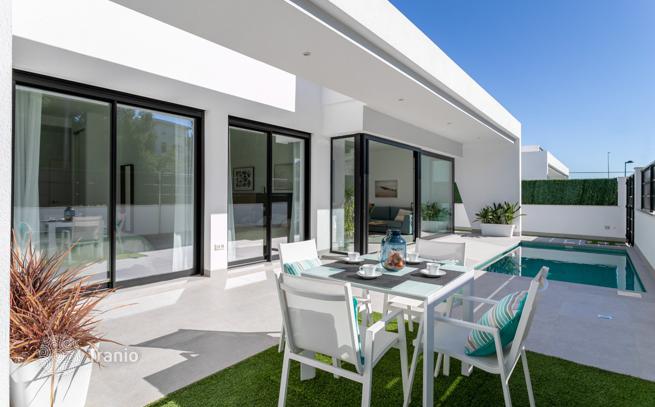 3-Bedroom Villa with Private Pool in Pilar de la Horadada, Orihuela Costa, photo 3