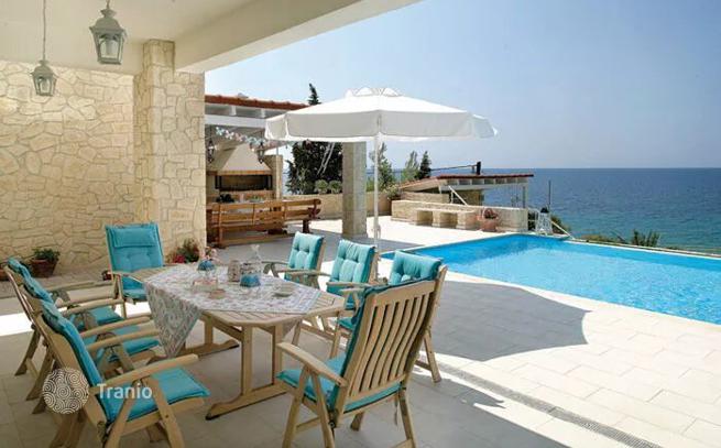 3-Bedroom Villa with Private Pool in Nea Skioni, photo 4