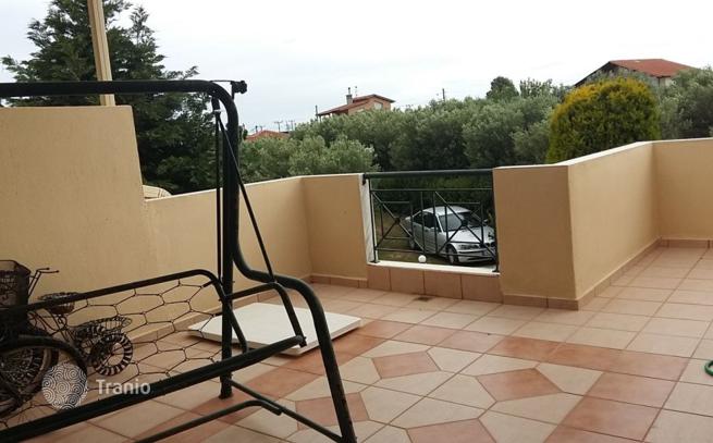 3-Bedroom House with Private Pool and Garden in Nea Potidaia