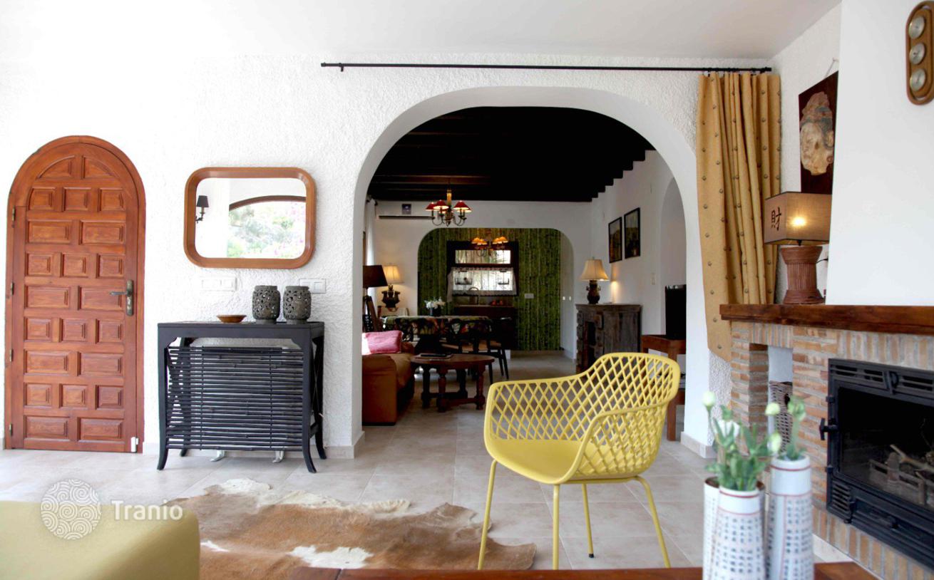 2-Bedroom Villa with Pool in Calpe