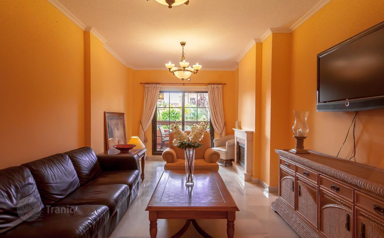 3-Bedroom Apartment in New Golden Mile, Marbella, photo 2