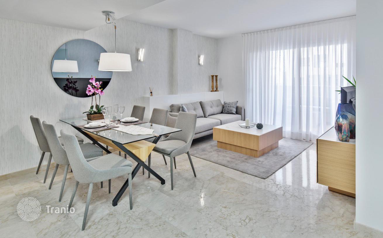 2-Bedroom Apartment with Sea View in Torrevieja, Spain, photo 5