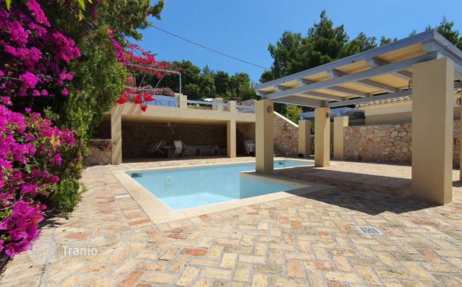 3-Bedroom Villa with Private Pool, Garden and Sea View in Kranidi, Peloponnese