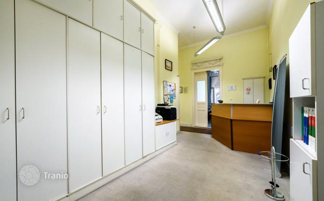 4-Bedroom Apartment in District V, Budapest, photo 3