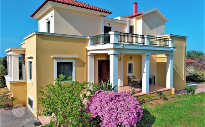 3-Level Villa with Garden and Sea View in Kalamata, Peloponnese