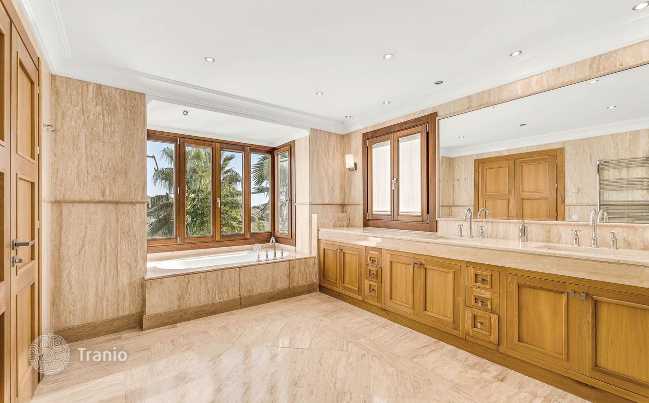 Luxury 16-Bedroom Villa with Pool in Benahavís, Marbella, photo 3