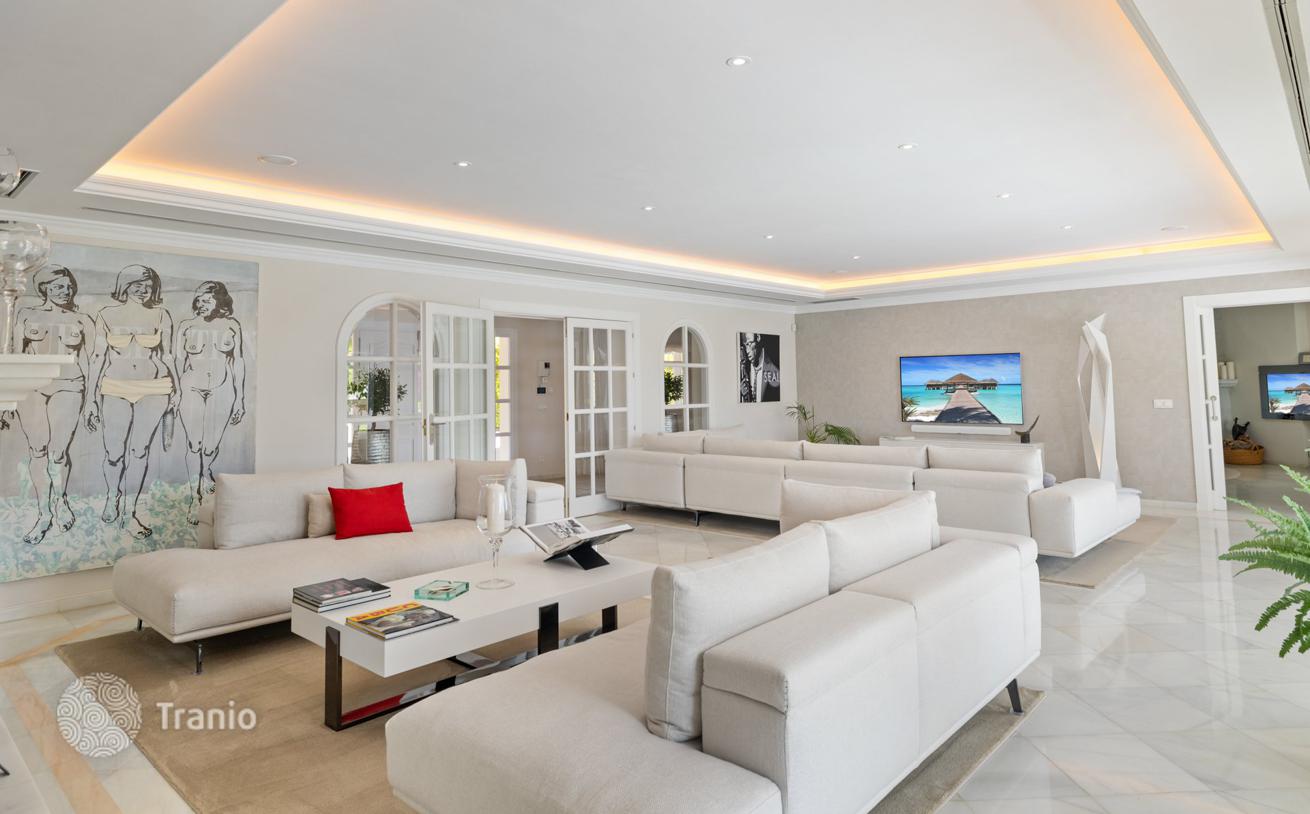 Luxury Villa with Home Theater and Pool in Marbella, photo 5