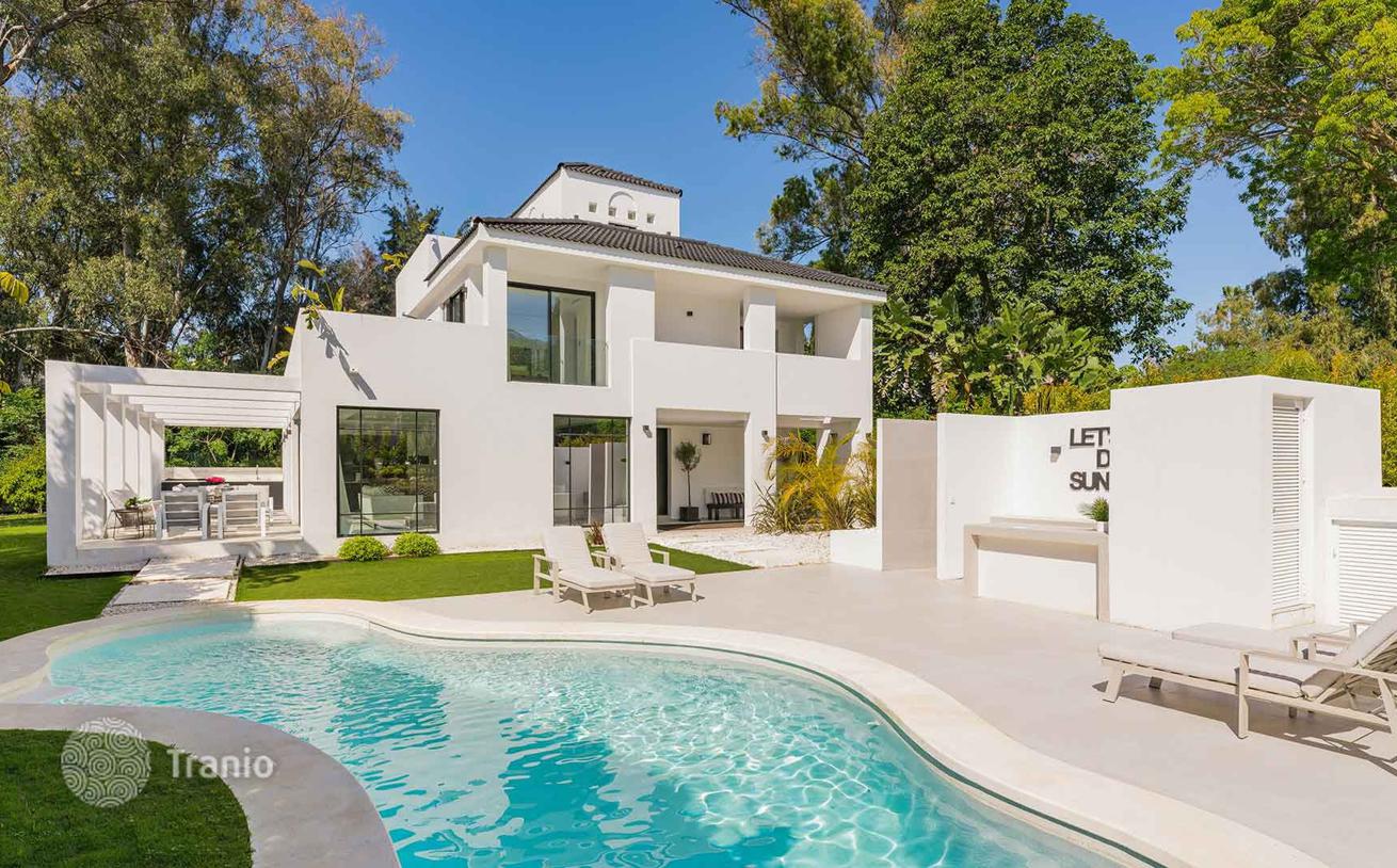5-Bedroom Villa with Private Pool in Nueva Andalucia, Spain, photo 4