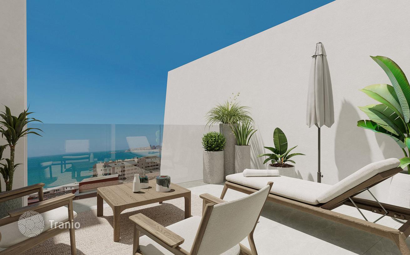 3-Bedroom Townhouse with Sea View in Fuengirola, photo 3
