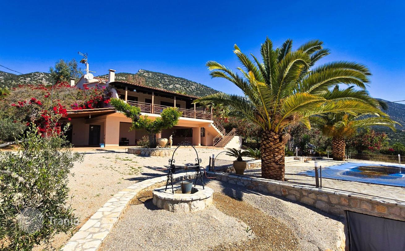 2-Bedroom Villa with Large Plot Near the Sea in Kranidi, Peloponnese, photo 3