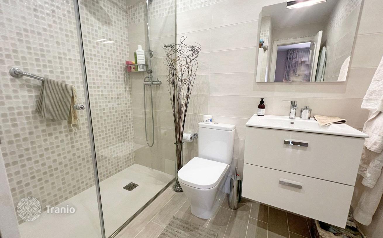 2-Bedroom Apartment in Fuengirola, photo 2