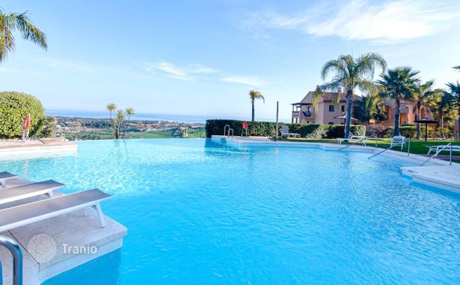 2-Bedroom Penthouse with Sea and Mountain Views in Benahavis, Marbella, photo 2