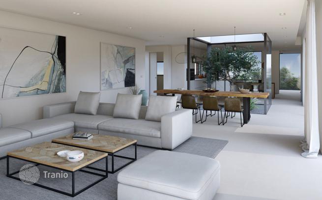 3-Bedroom Villa with Private Pool and Sea View in Marbella, photo 4