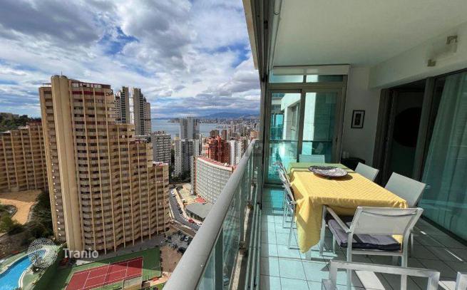 2-Bedroom Apartment with Sea View and 2 Parking Spaces in Alicante