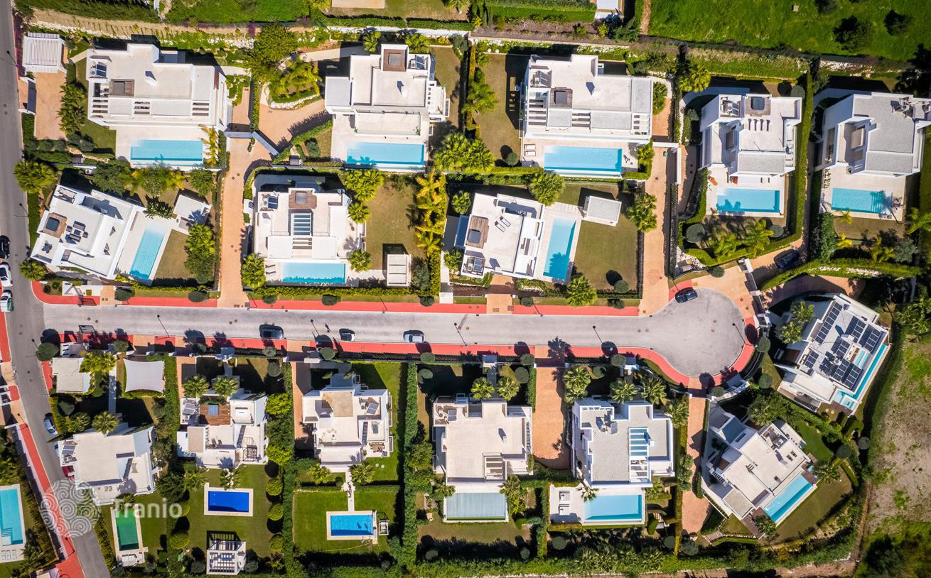 Вилла на продажу в Los Olivos, Новая Андалусия, фото 2