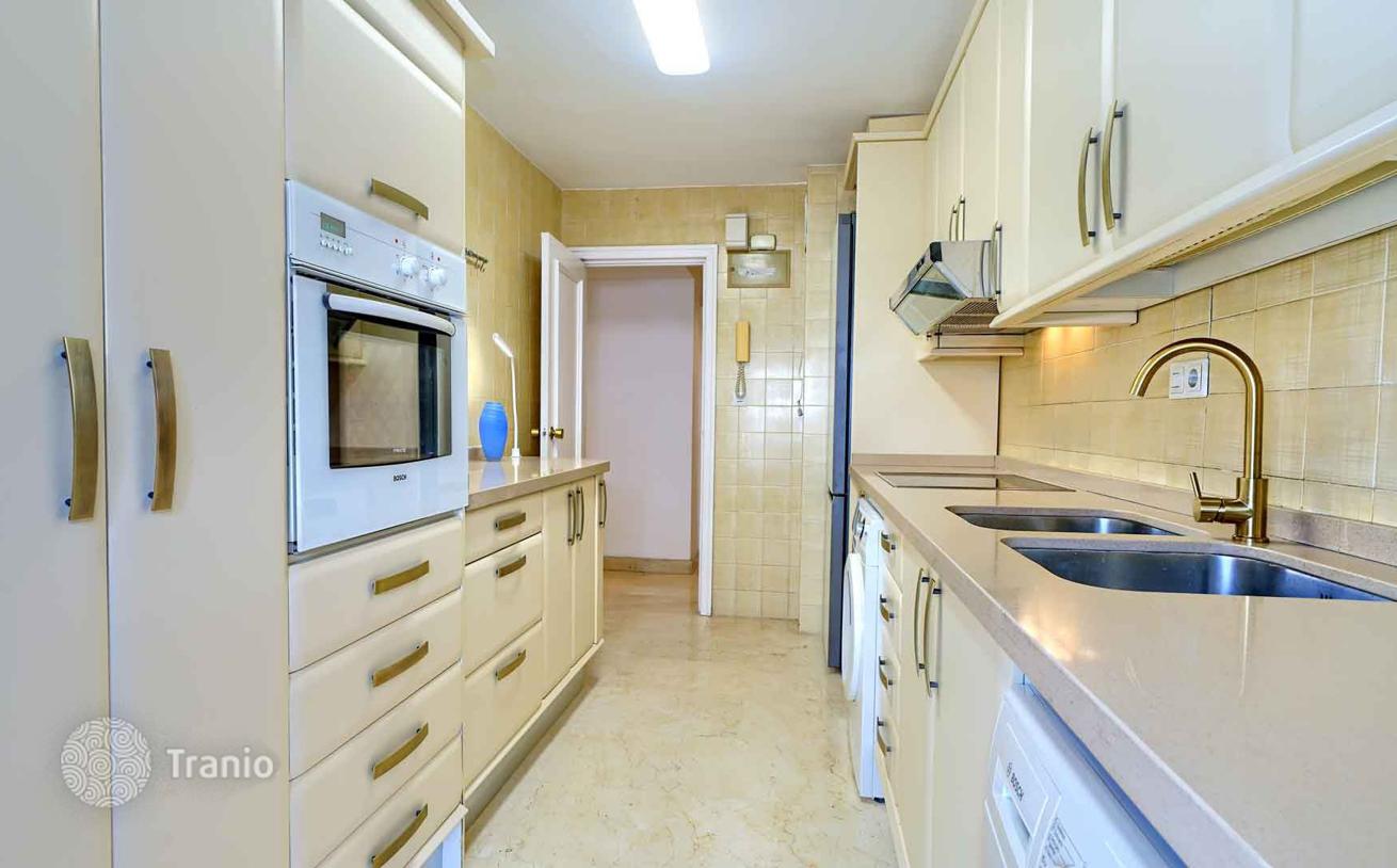 2-Bedroom Apartment with Sea View in Marbella, photo 3