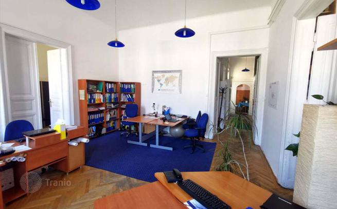 4-Bedroom Apartment in District VII, Budapest, photo 2