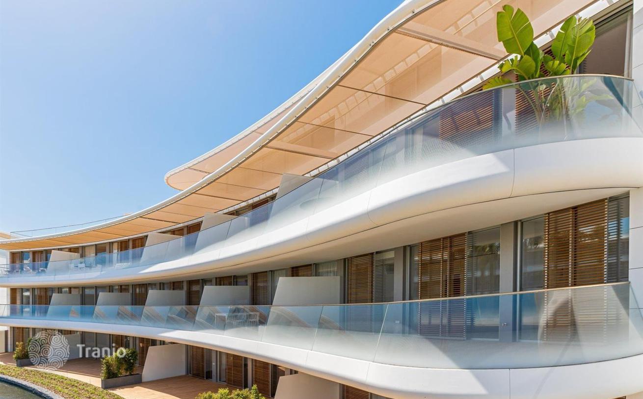 2-Bedroom Penthouse in Estepona, photo 2