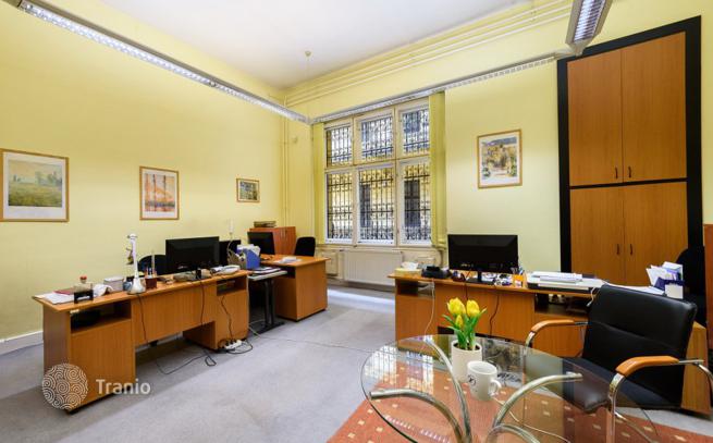4-Bedroom Apartment in District V, Budapest, photo 5