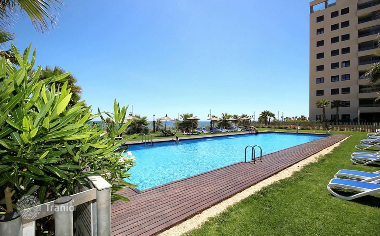 3-Bedroom Apartment with Sea View in Alicante, photo 5